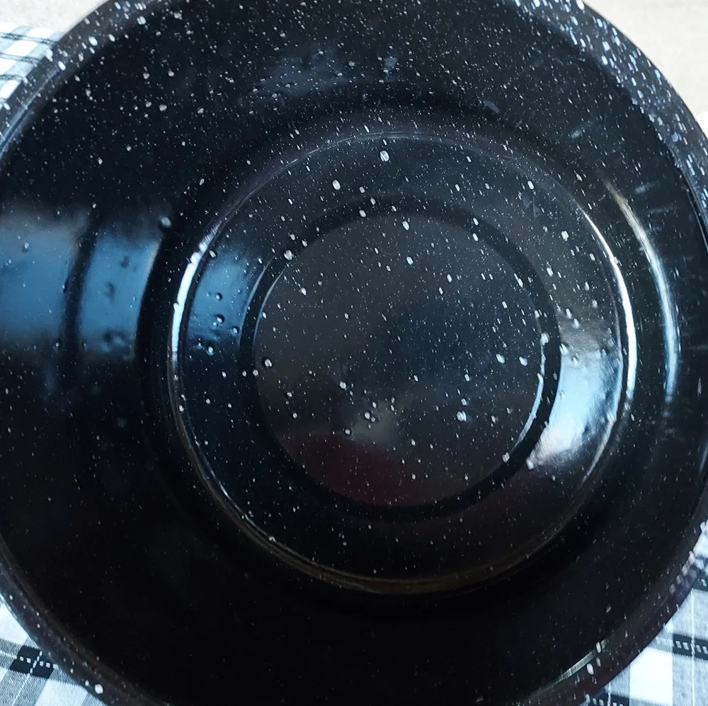 Vintage Style Black Speckled Stock Pot with Lid 6 Quart